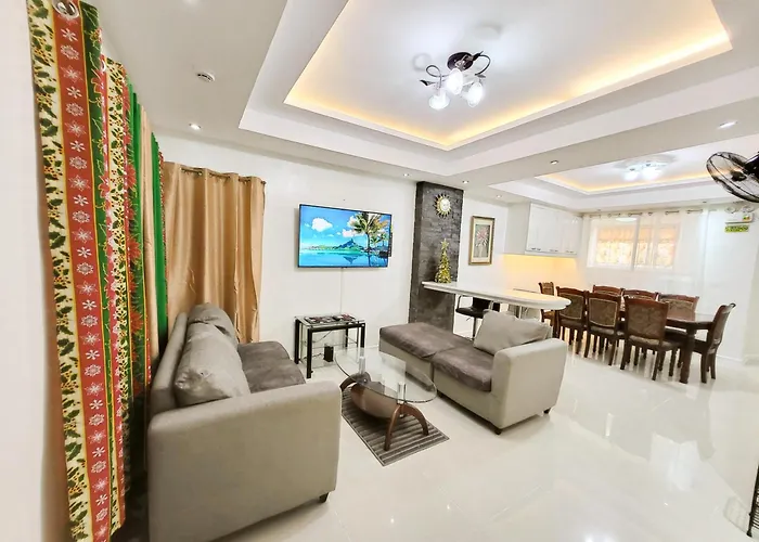 Golden Queen Suites