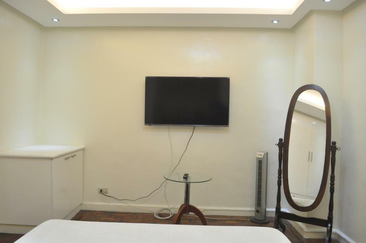 Golden Queen Apartment *